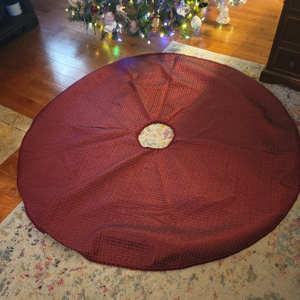 Quilted Satin Christmas Tree Skirt--Burgundy color--$15
